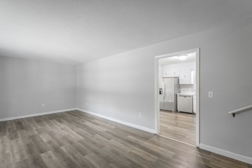 Building Photo - 218 Townsend Cir