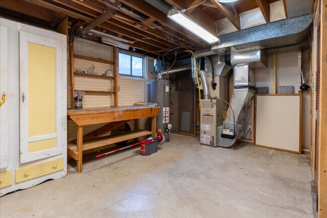 Building Photo - 7221 Lexington Ave