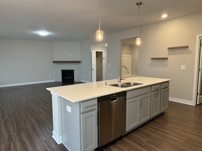 Building Photo - 5898 Weldra Dr