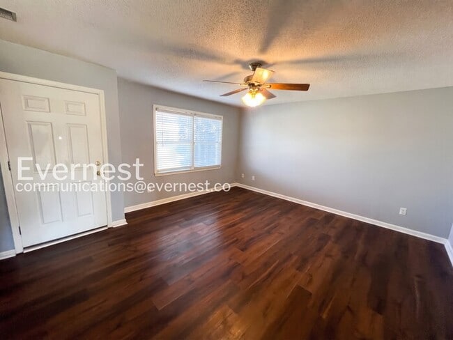 Building Photo - 5016 Cheshire Ct