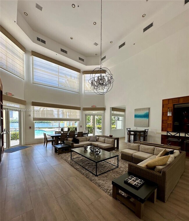 Building Photo - 3255 NE 184th St