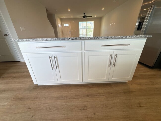 Building Photo - 3357 Thorpe Rd
