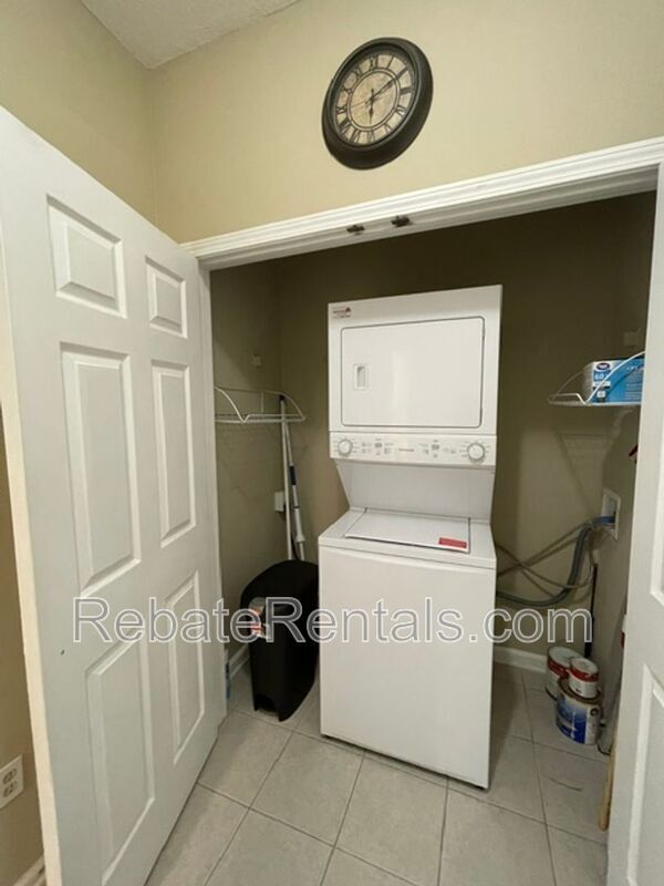 Building Photo - 7801 Point Meadows Dr