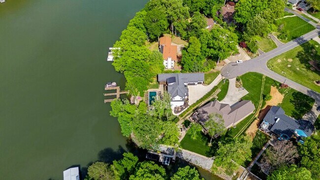 Building Photo - Northshore Landing