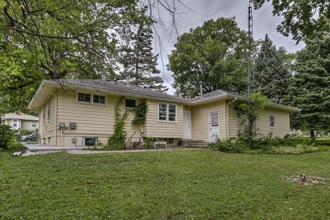 Building Photo - 3 bedroom house coming soon!