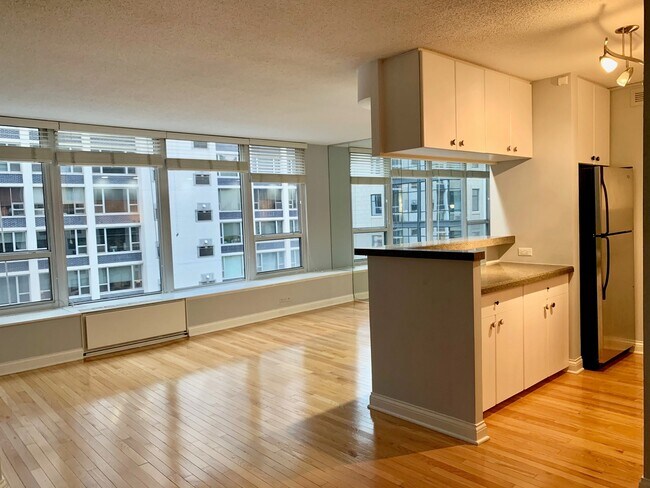 Building Photo - 1313 N Ritchie Ct