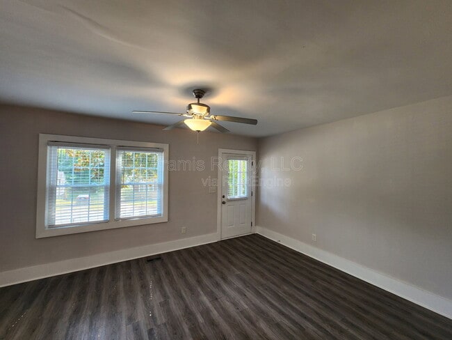 Building Photo - 2663 Blount St