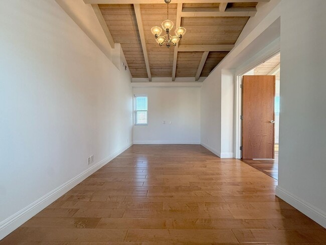 Building Photo - 4 Bed + 3 Bath +2 Car