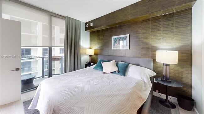 Building Photo - 55 SW 9th St