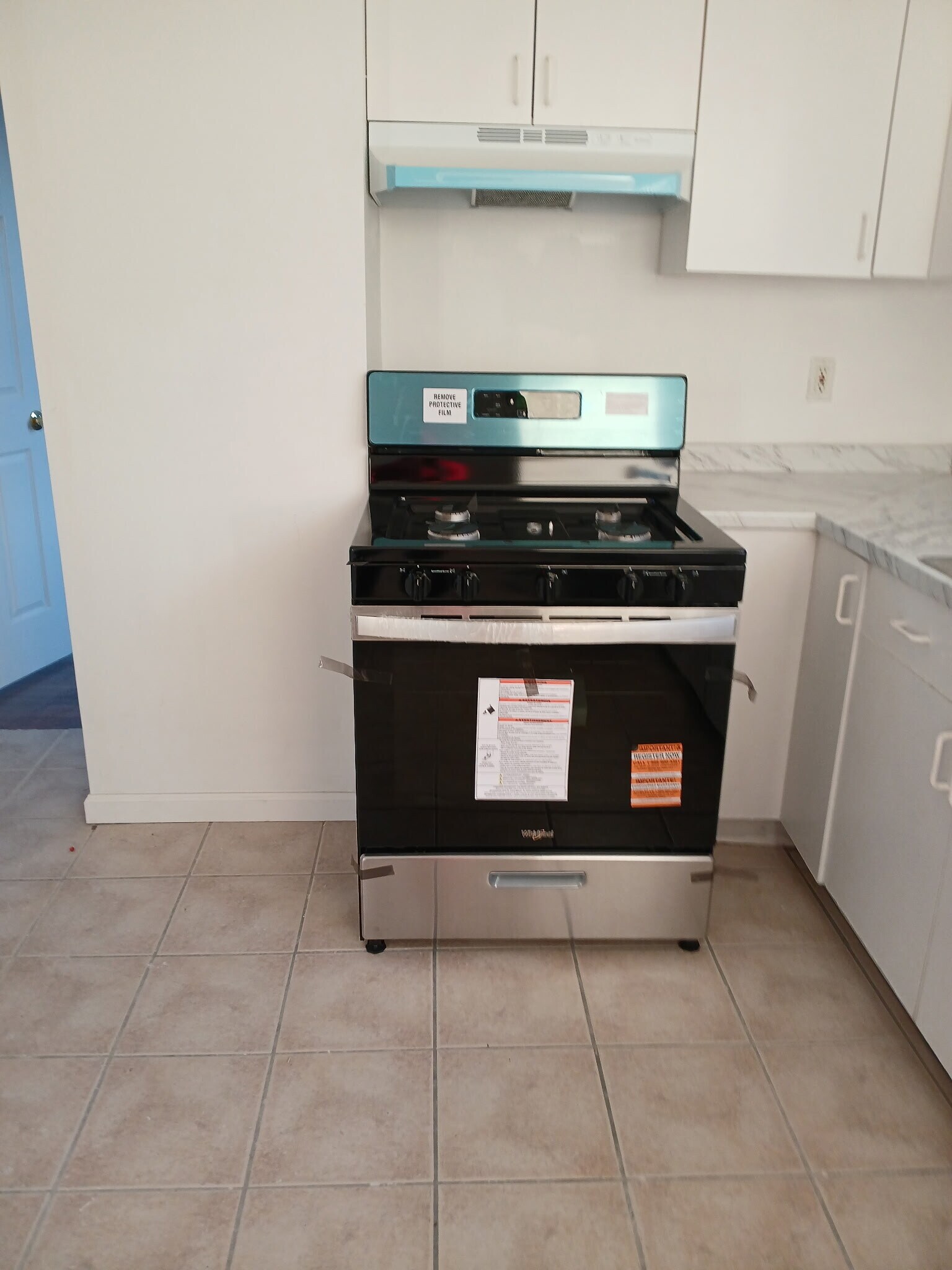 Building Photo - 247 Elm St