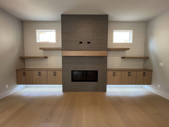 Building Photo - 17402 NW Lone Rock Dr