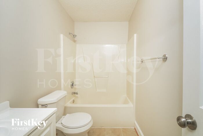 Building Photo - 118 S Ridge Dr