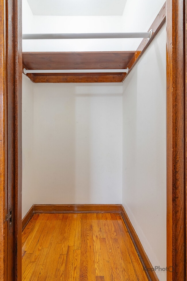 Building Photo - 3530 W Evergreen Ave