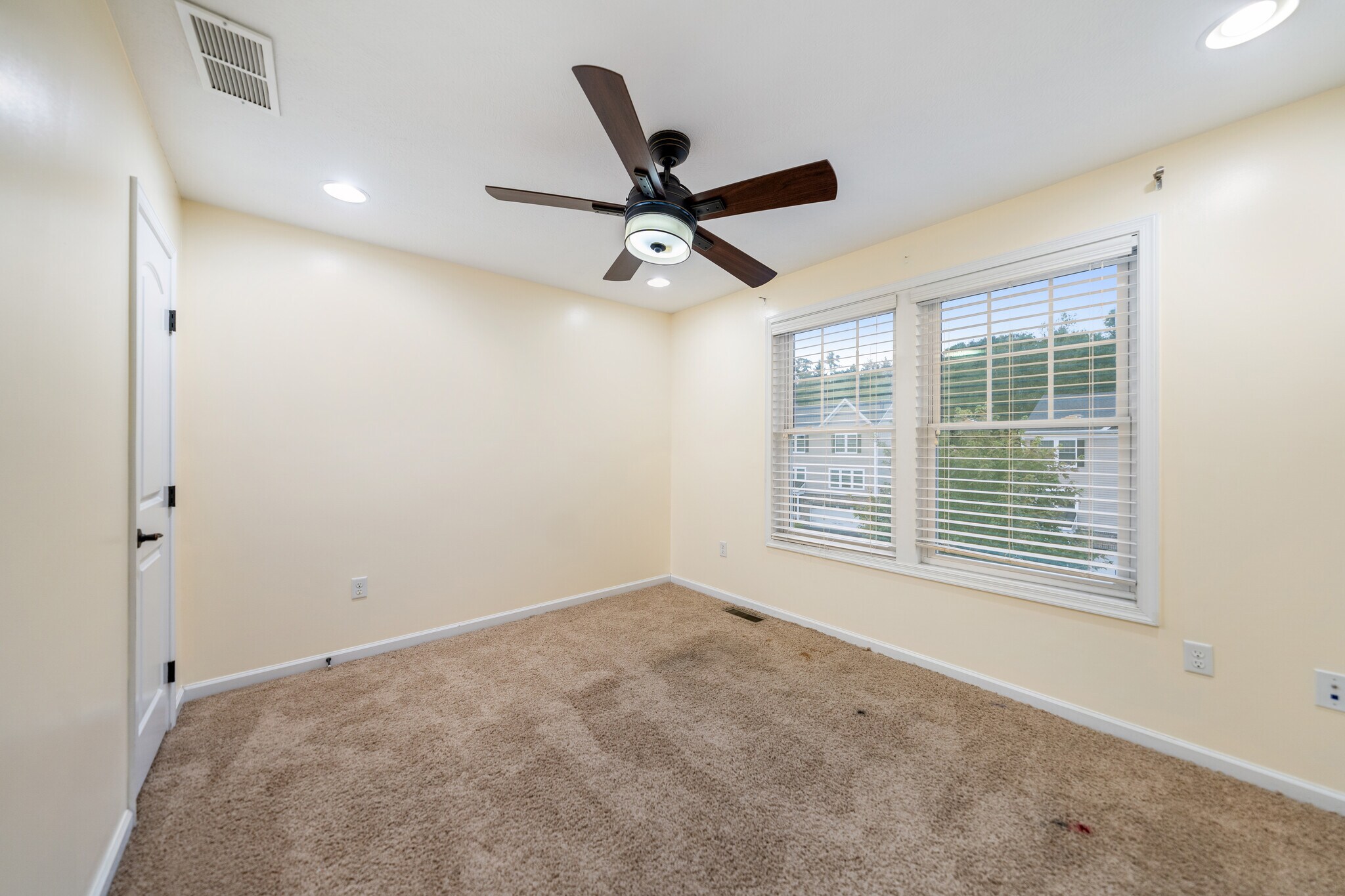 Building Photo - 3114 Raintree Dr