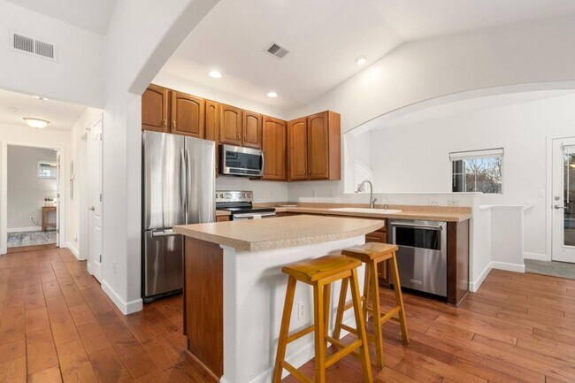 Building Photo - 5014 Brookfield Dr