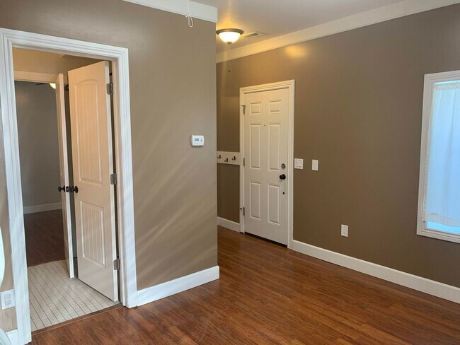 Building Photo - Charming 2 Bed, 1 Bath Home in Centerville