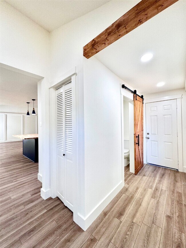 Building Photo - 9319 Carousel Ln