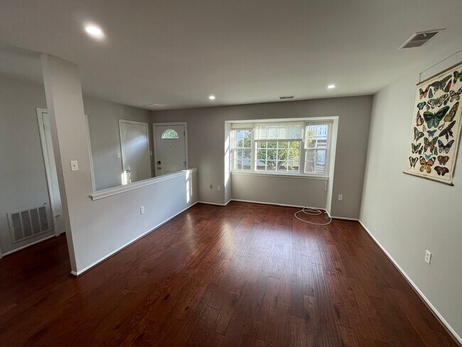 Building Photo - 15039 Cherrywood Dr