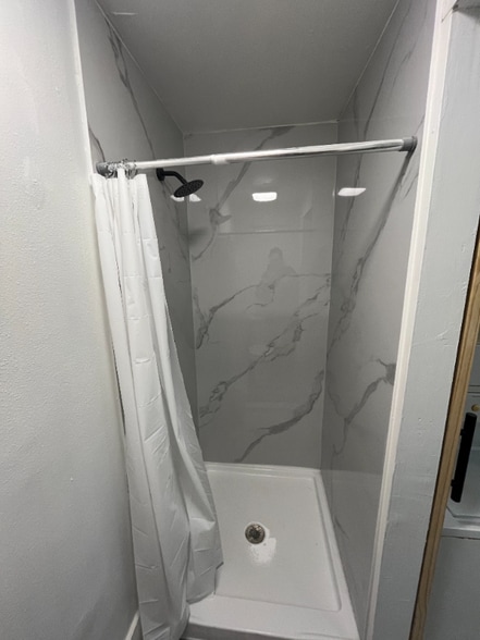 Building Photo - 740 Jenkins St