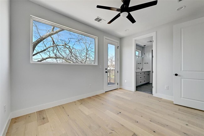 Building Photo - 8428 Hathaway Dr