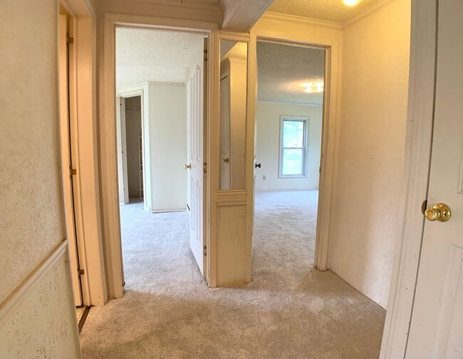 Building Photo - 2551 Farm Cir