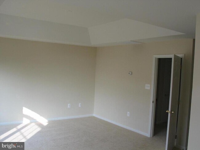 Building Photo - 705 Vestal St