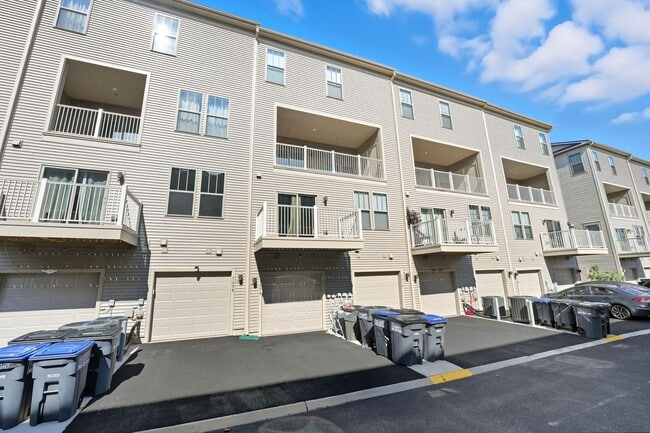 Building Photo - 707 Thomas Ln