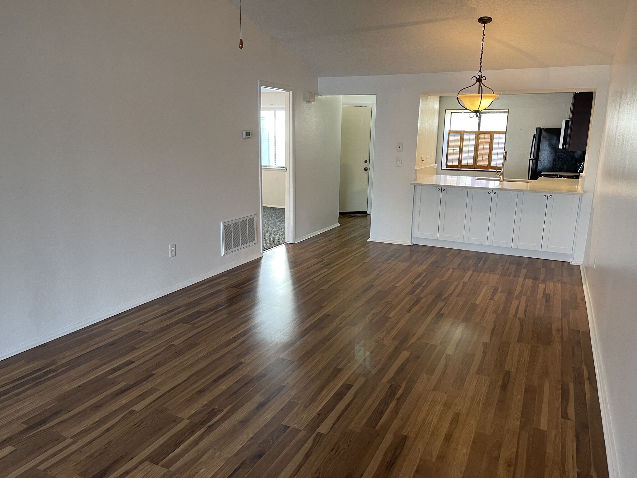 Building Photo - 307 Lake Placid Ct