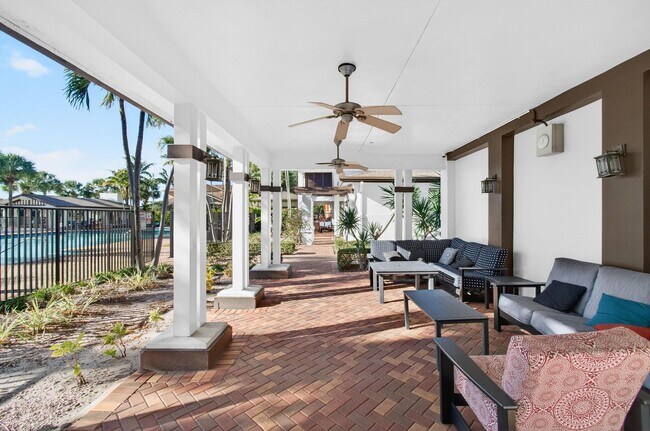 Building Photo - 4 BEDROOMS 3.5 BATHROOMS!! GATED COMMUNITY