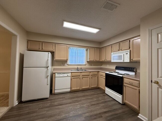 Building Photo - 1322 Hidden Timbers Pl