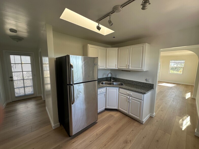 Building Photo - 3513 Loosmore St