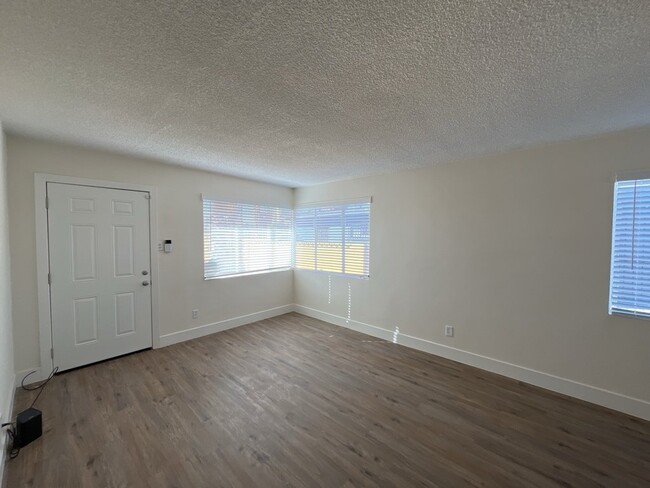 Building Photo - 1304 Rexford Pl
