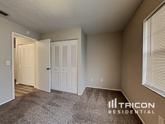 Building Photo - 707 Climate Dr