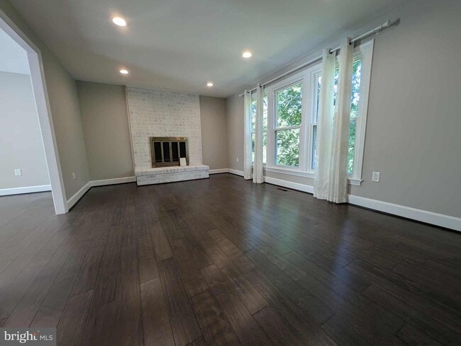 Building Photo - 11 Starlight Ct
