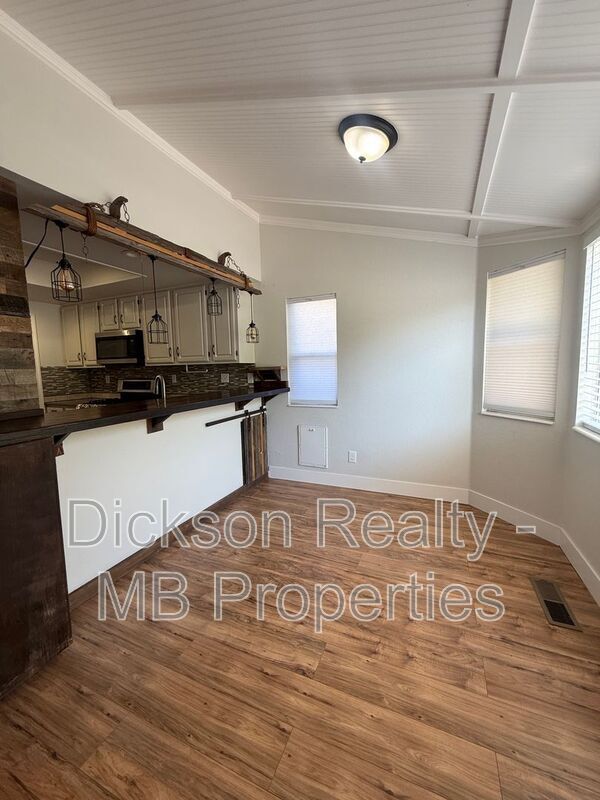 Building Photo - 994 Wheatland Ct
