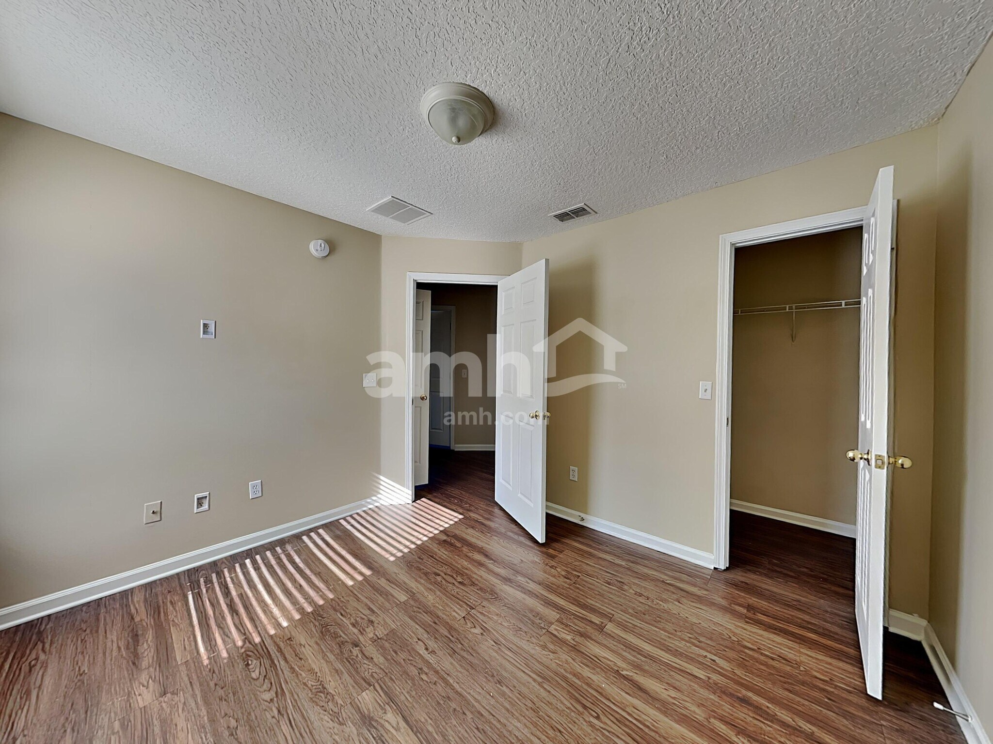 Building Photo - 2559 Coachman Lakes Dr