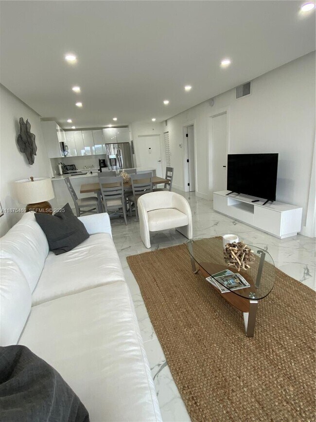 Building Photo - 1500 S Ocean Blvd