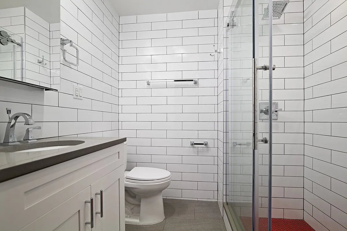 Building Photo - 153 E 26th St