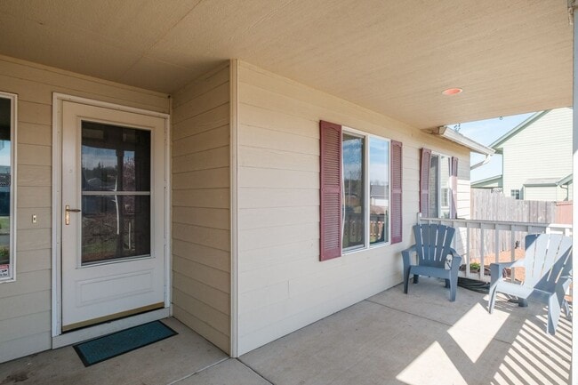 Building Photo - 5448 Siletz Ln