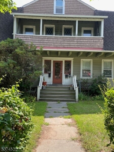 Building Photo - 161 Valley Rd