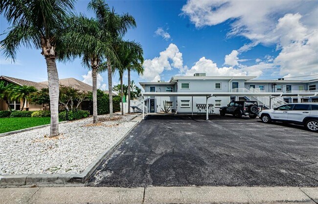 Building Photo - 2186 Edythe Dr