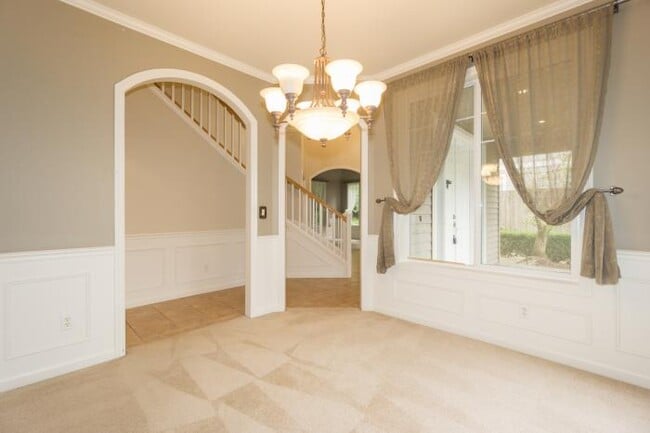 Building Photo - 4 bedroom in Kirkland WA 98033