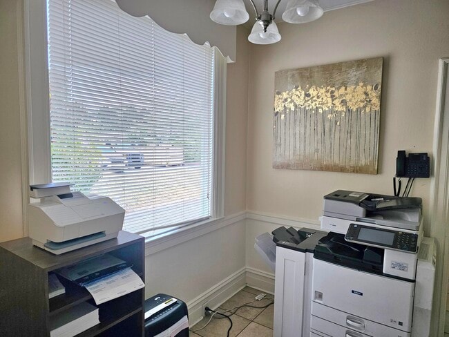 Building Photo - 3210 N Ocoee St