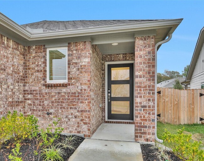 Building Photo - 18612 Hillswood Dr