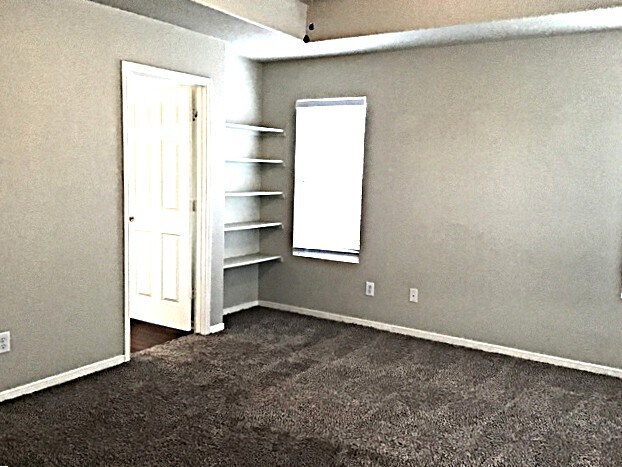 Building Photo - 15515 Elm Leaf Pl