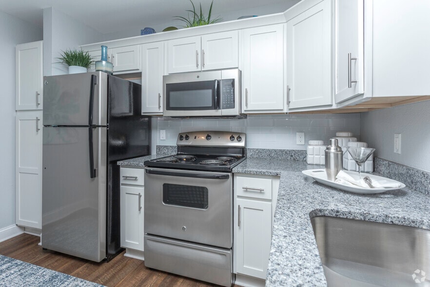 Primary Photo - Auburn Gate Apartments