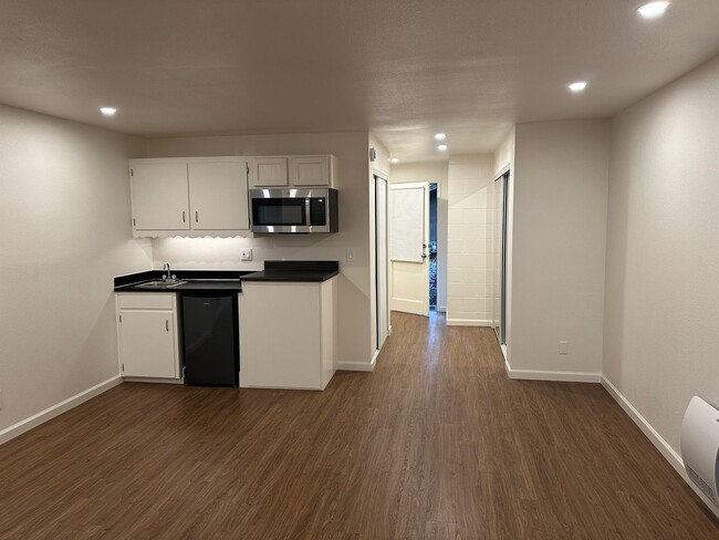 Primary Photo - Beautifully updated studio apartment in a ...