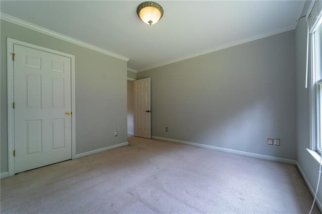 Building Photo - 313 Oak Hill Ln