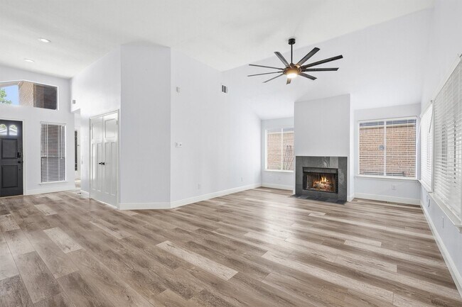 Building Photo - 7815 Royan Dr