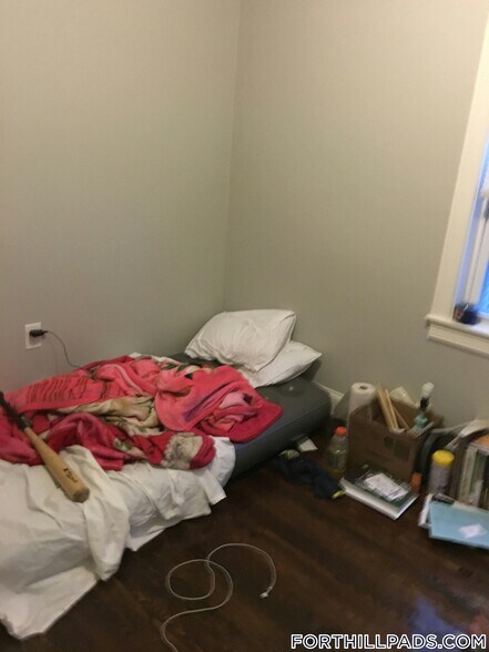 Building Photo - 190 Highland St